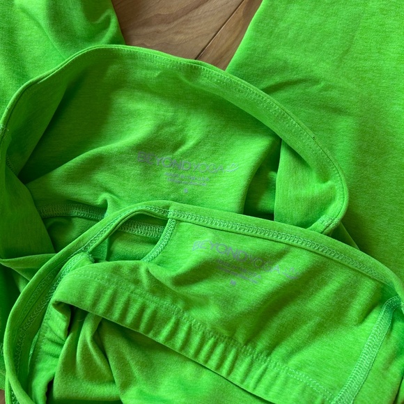 Beyond Yoga Set - Picture 5 of 5